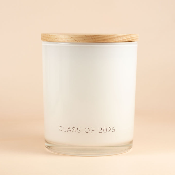 DAINTY CLASS OF 2025 GRADUATION CANDLE