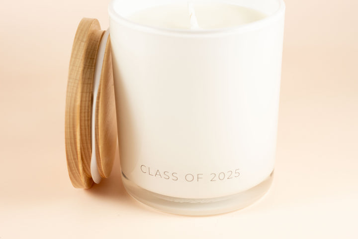DAINTY CLASS OF 2025 GRADUATION CANDLE