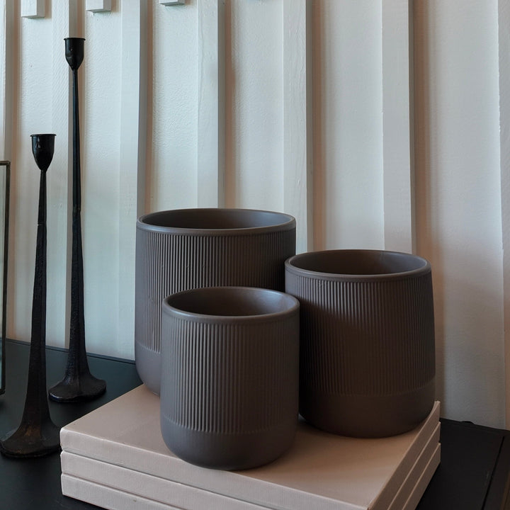 PETITE FRILL POT