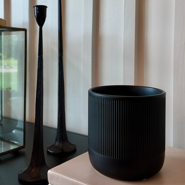 FRINGE POT